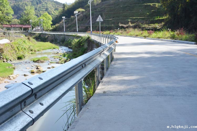 1636963396414969.jpg 乡村公路米兰体育全站.jpg